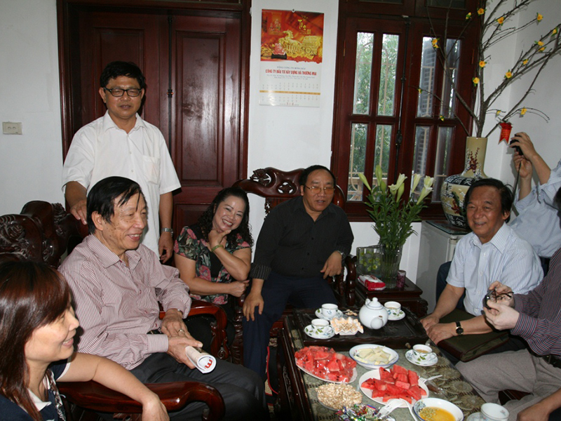 Trần Đăng Khoa l&agrave;m thơ tặng ...mẹ vợ